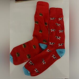 NWOT Men’s Hamburger/Cow socks